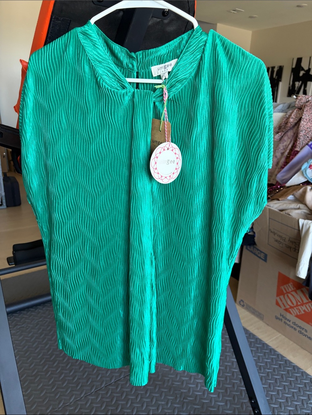Umgee Emerald Green Wavy Tie-Neck Blouse